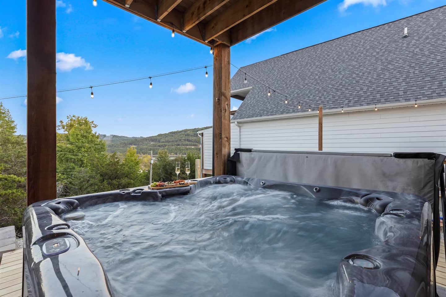 8-person lakeview hot tub at Cloud 9