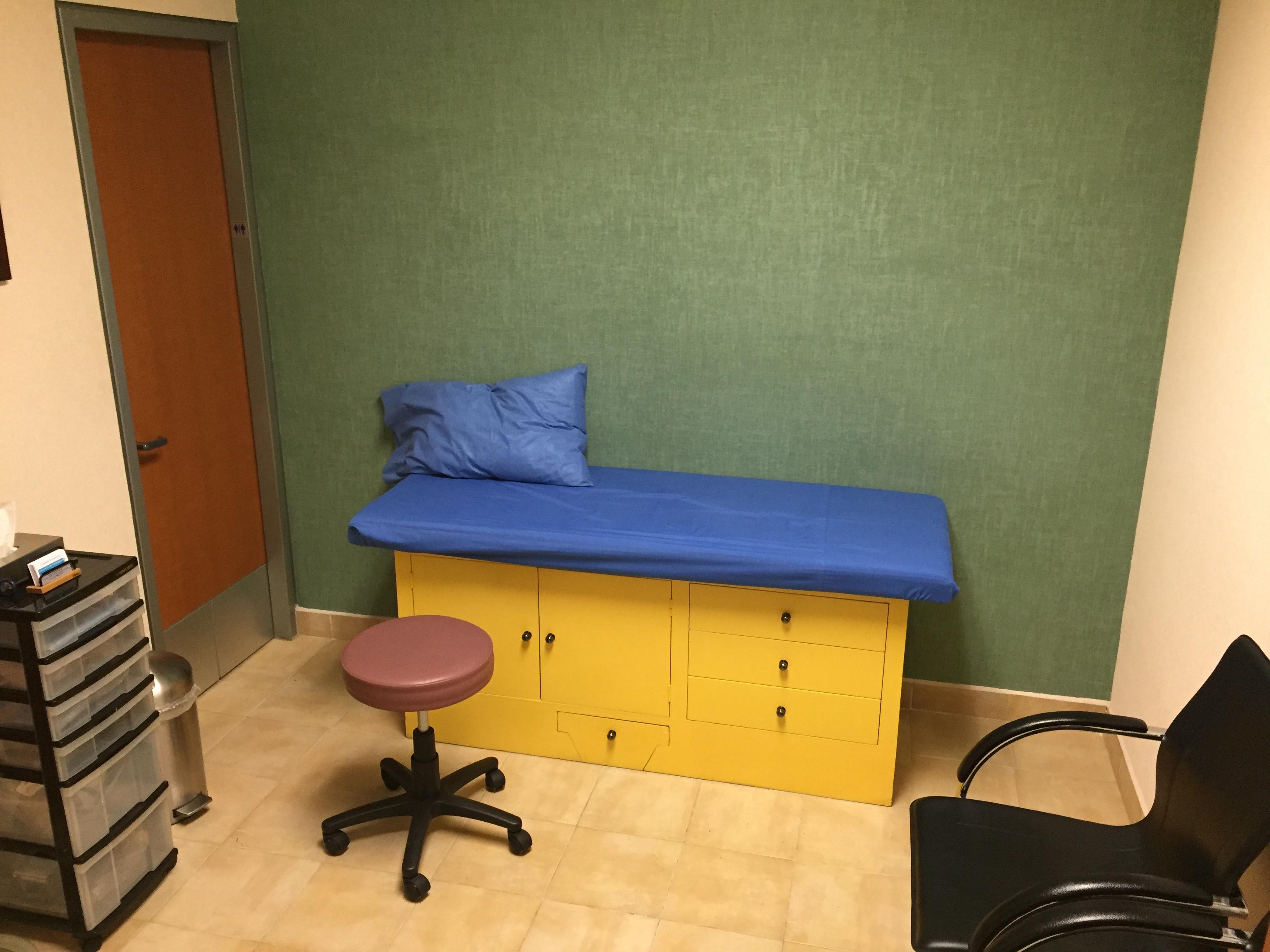 Sala de exploración y privado médico de la Clínica de Rodilla y Pie