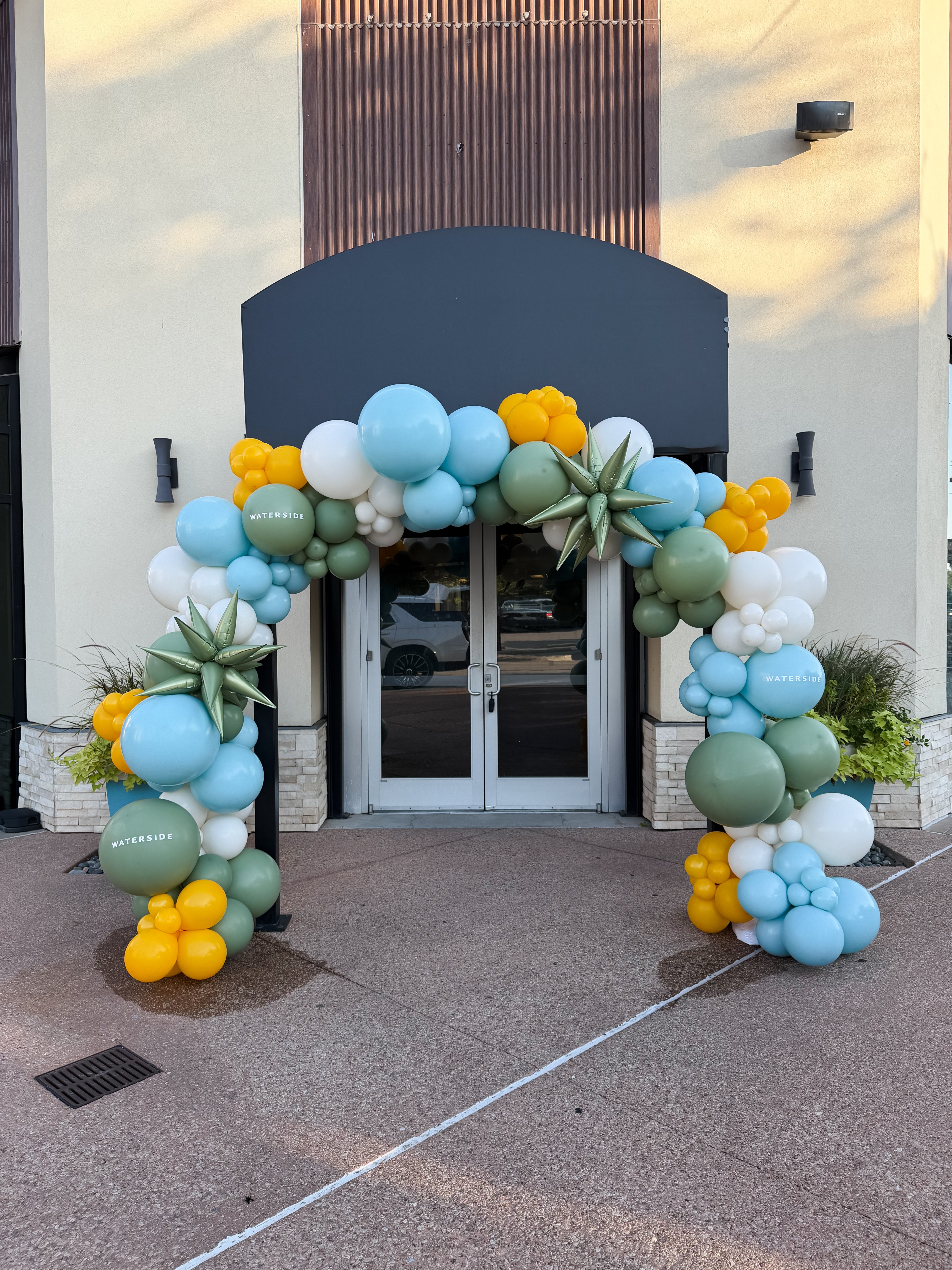 Waterside Commercial Entrance Balloon Arch