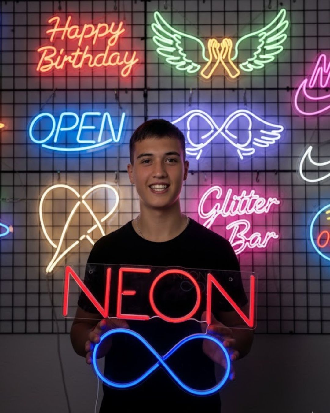 Gaspar de Neon Infinito