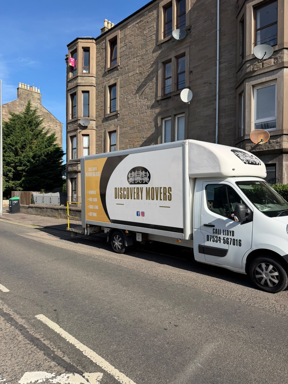 Discovery Movers removal team with their van