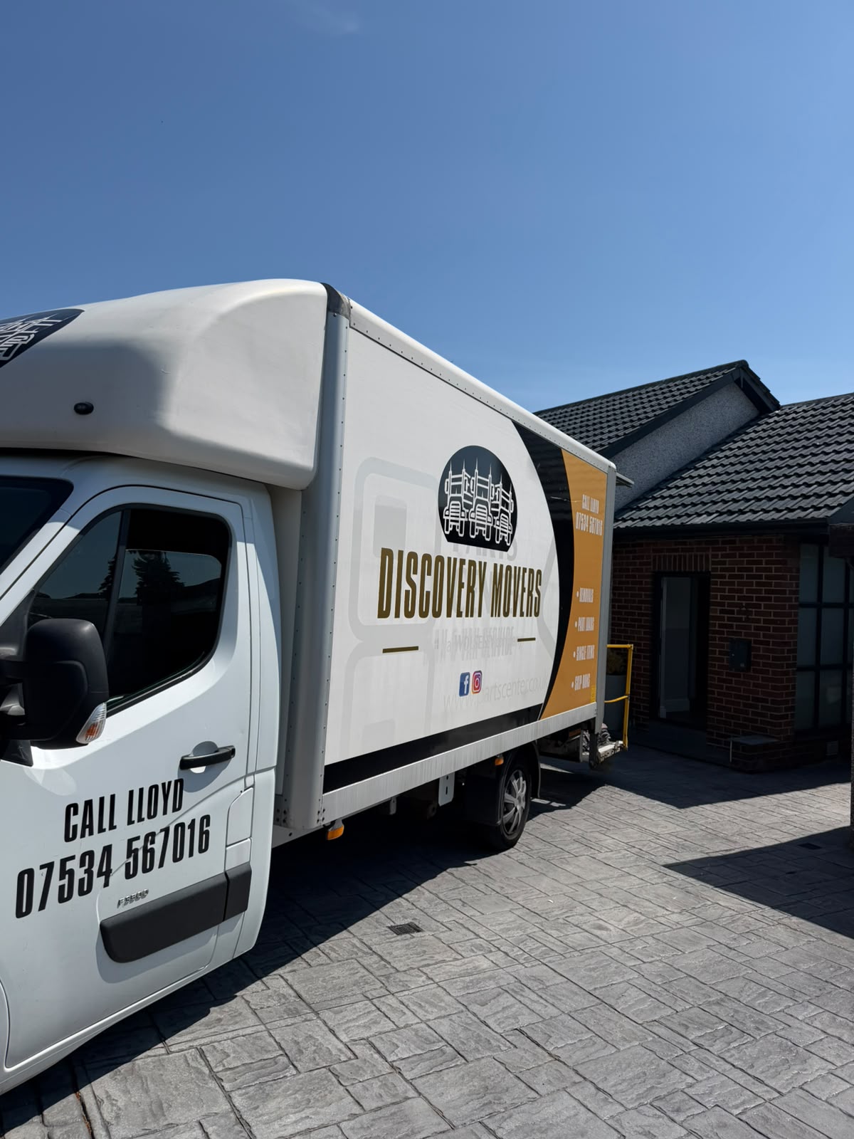Discovery Movers van parked on an Arbroath driveway ready for unloading