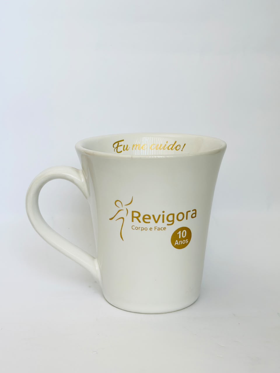 Caneca personalizada corporativa — Revigora 10 Anos