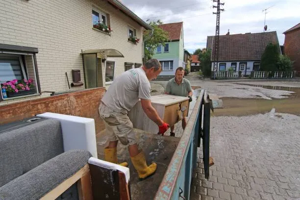 Heavy Furniture Trailer Loading