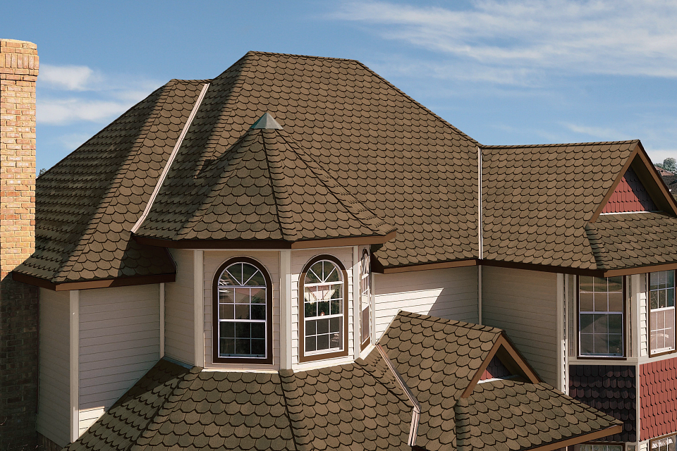 Asphalt Shingles — Owens Corning® Berkshire® Designer Shingles close-up texture