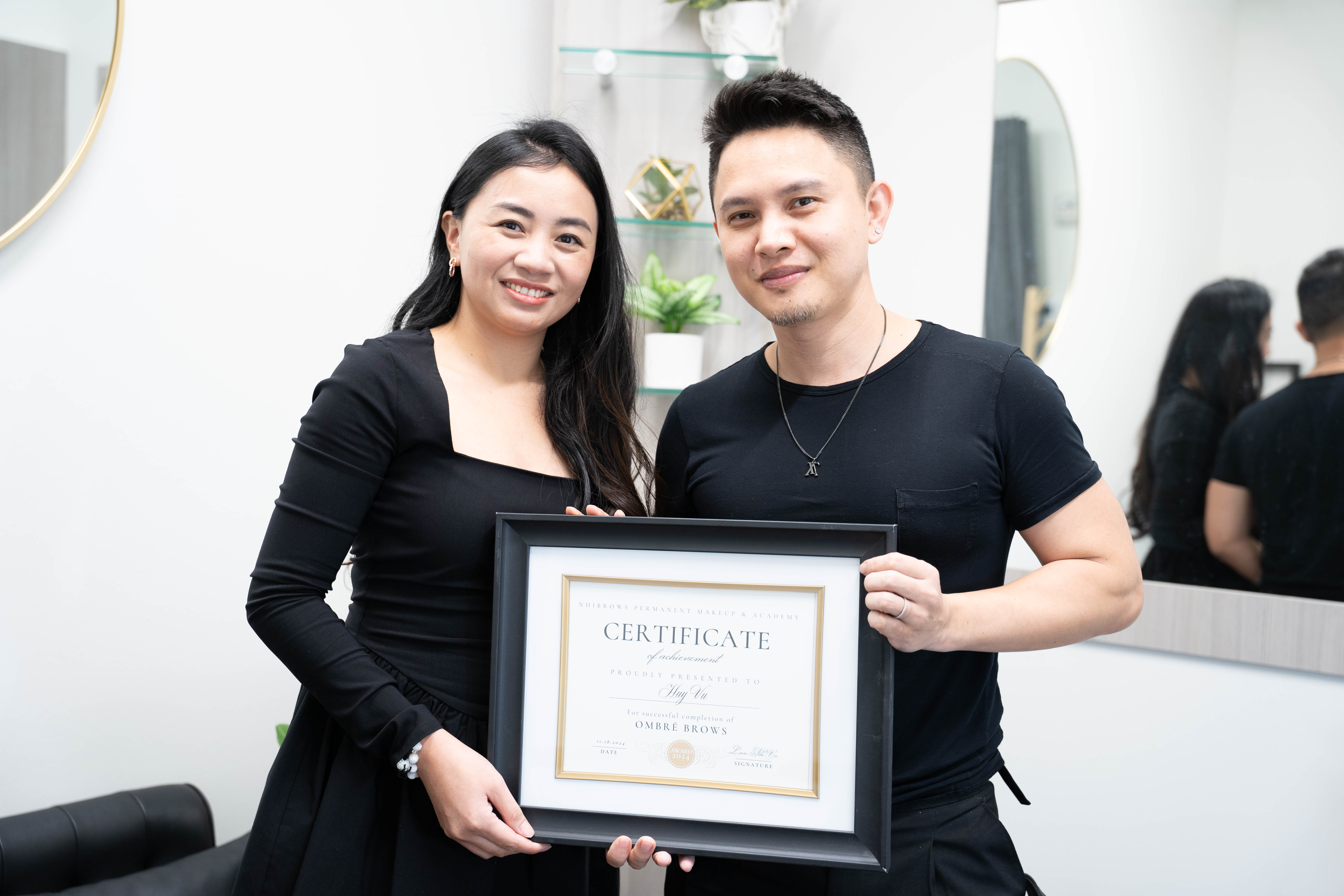 Master Nhi (Lan Nhi Vo) — PMU Trainer hướng dẫn học viên tại NhiBrows Academy Fairfax Virginia