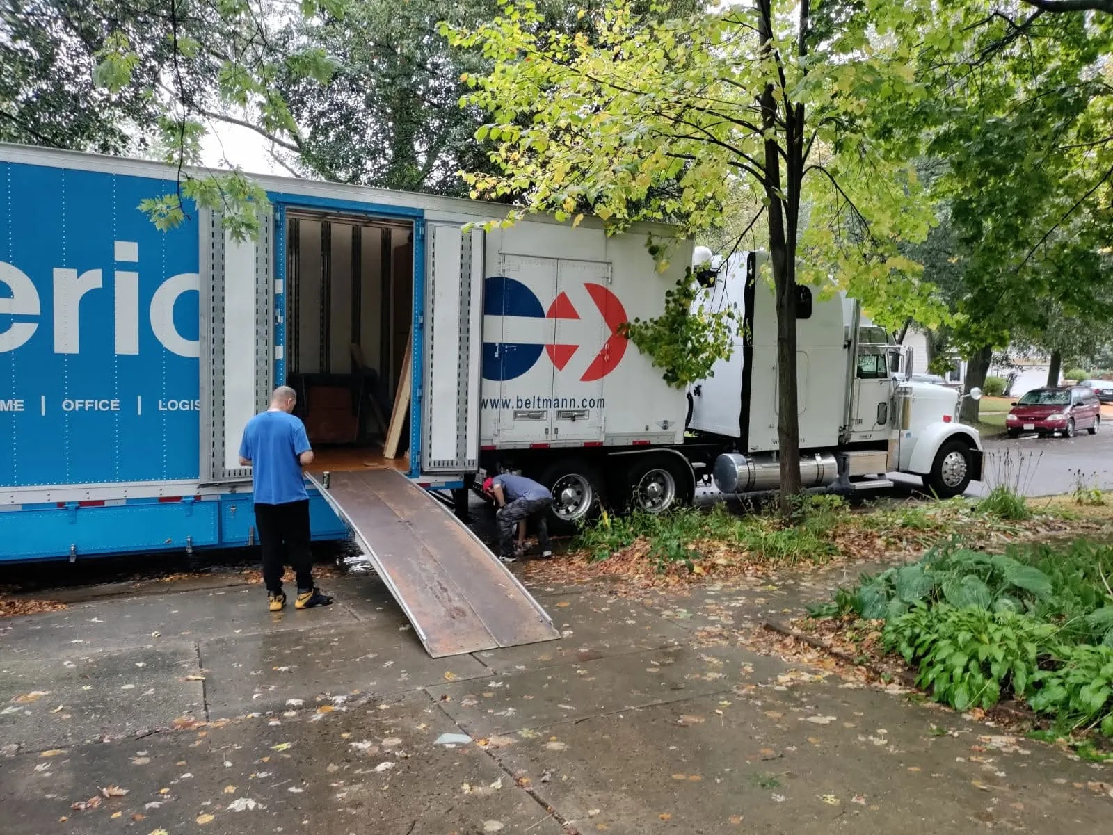 Curbside Walkboard Ramp & Loading Crew