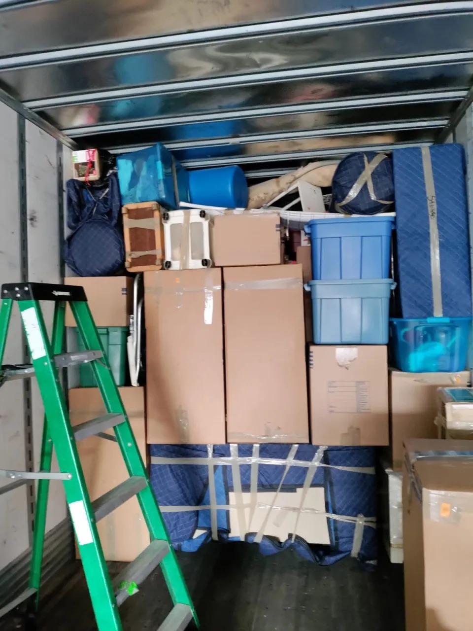 Precision High-Cube Interior Stacking