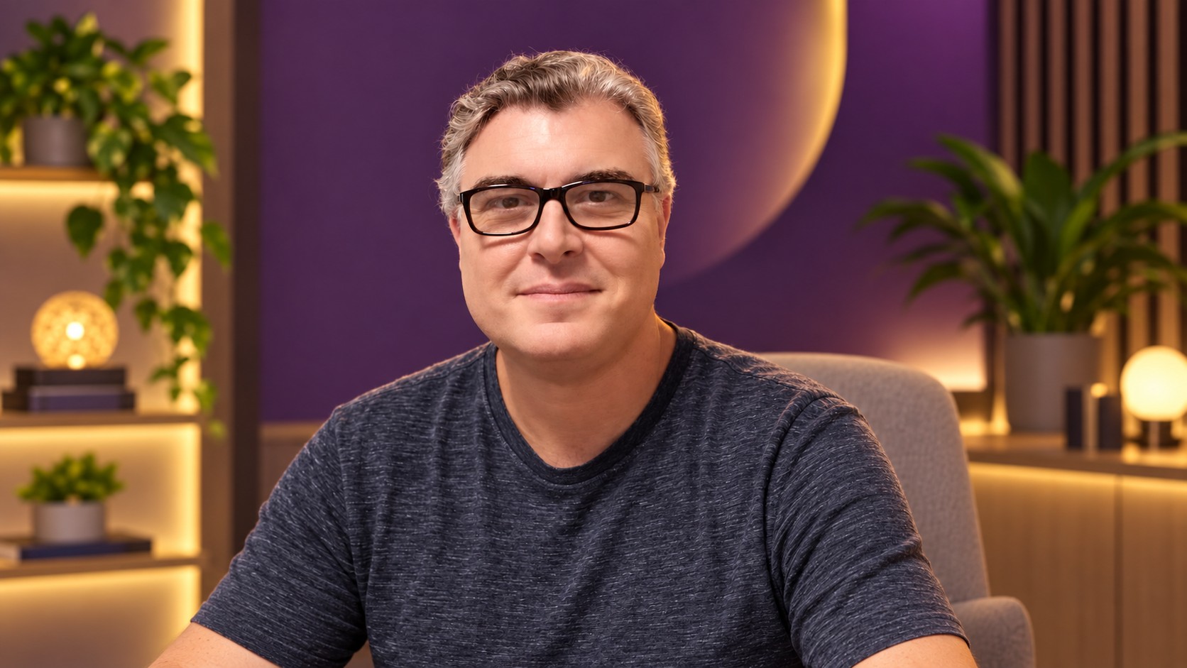 Flávio Duccini, terapeuta e professor de yoga e meditação