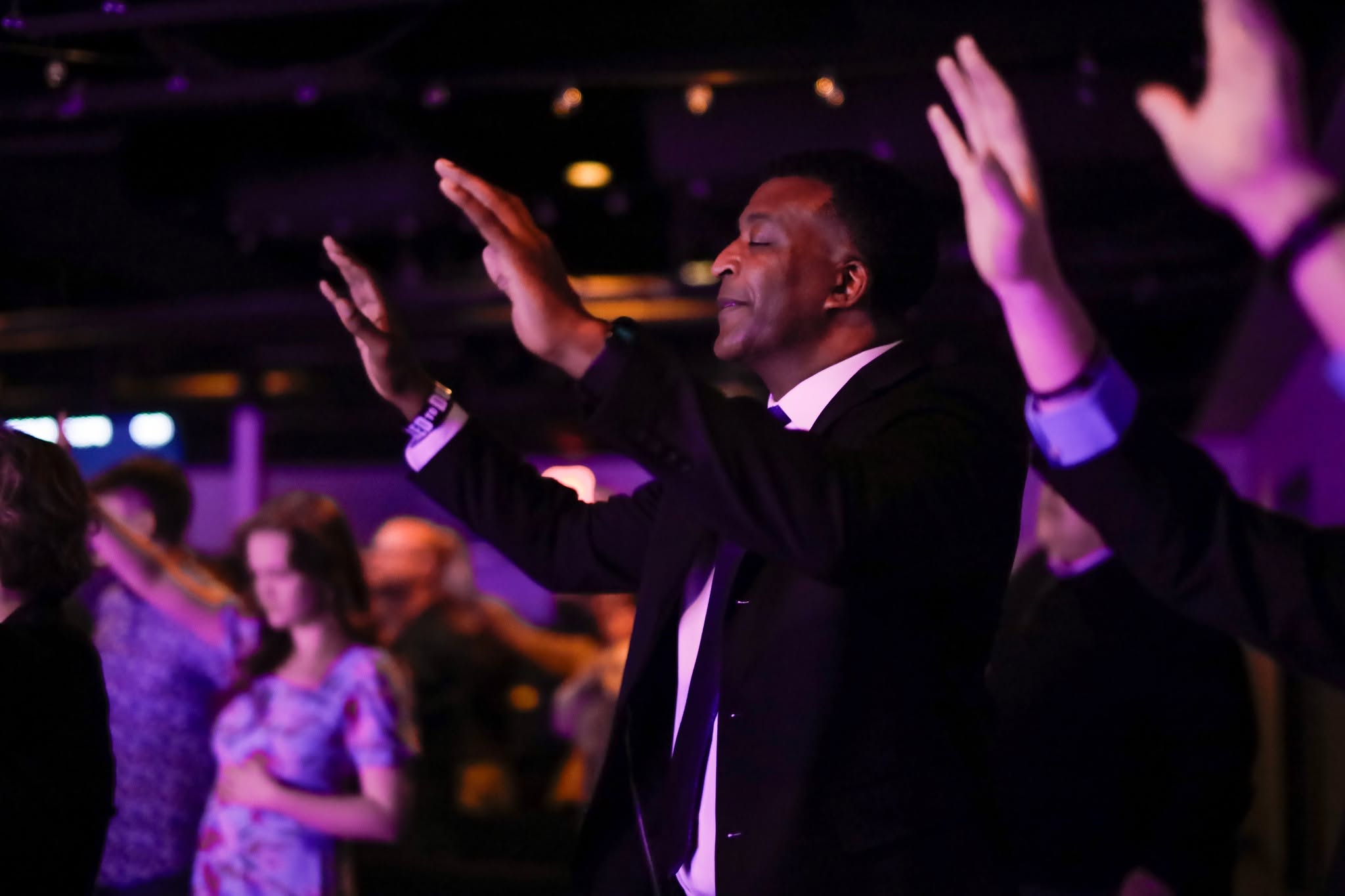 Ministers and congregation gathered in worship at previous IAF conference