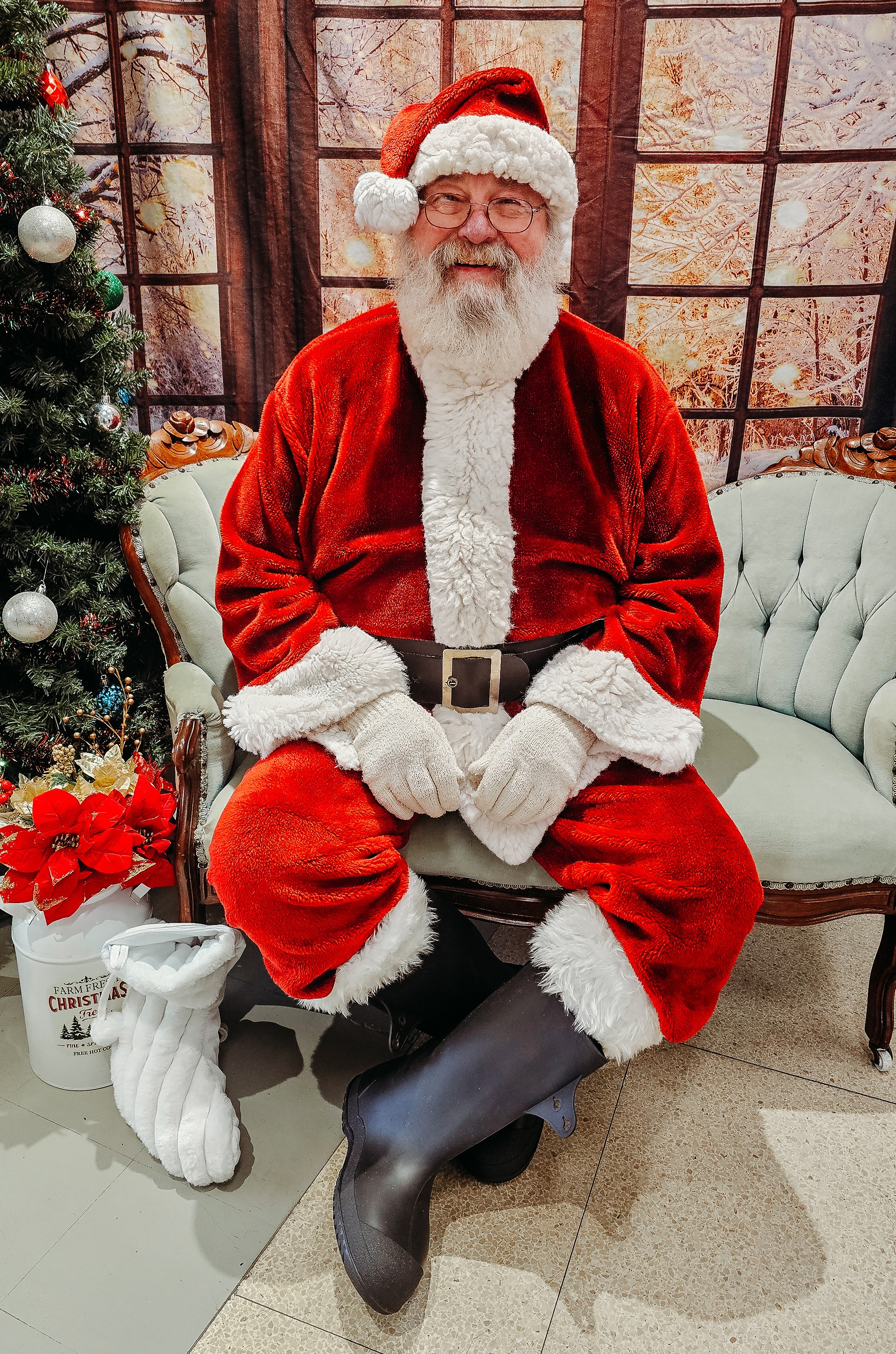 Santa Claus ready for holiday photos at the Northview Choir fundraiser