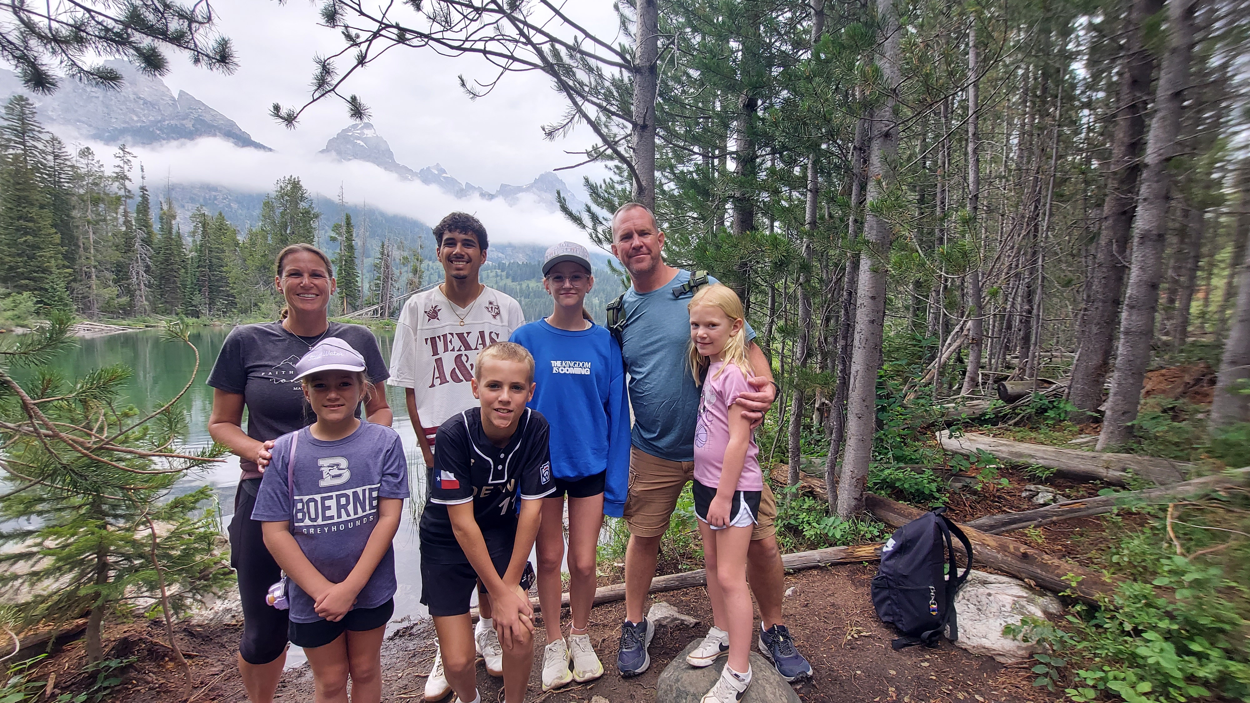 Don Kincaid, his wife, and their 5 awesome kids hiking