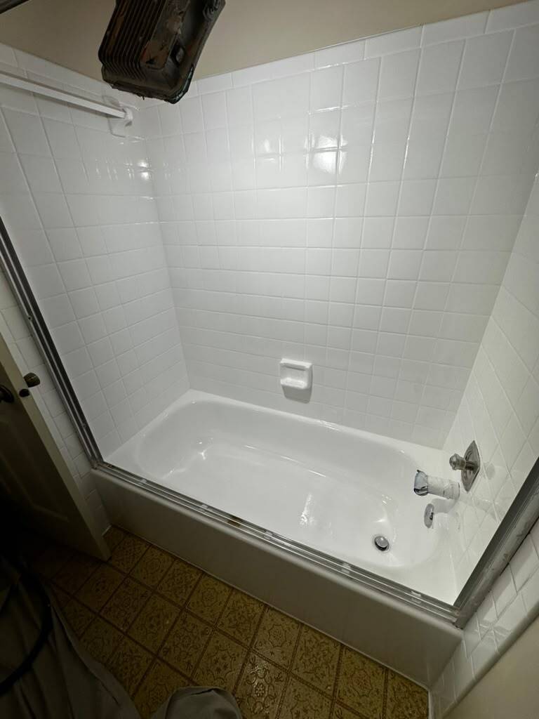 Wall Tile Refinishing