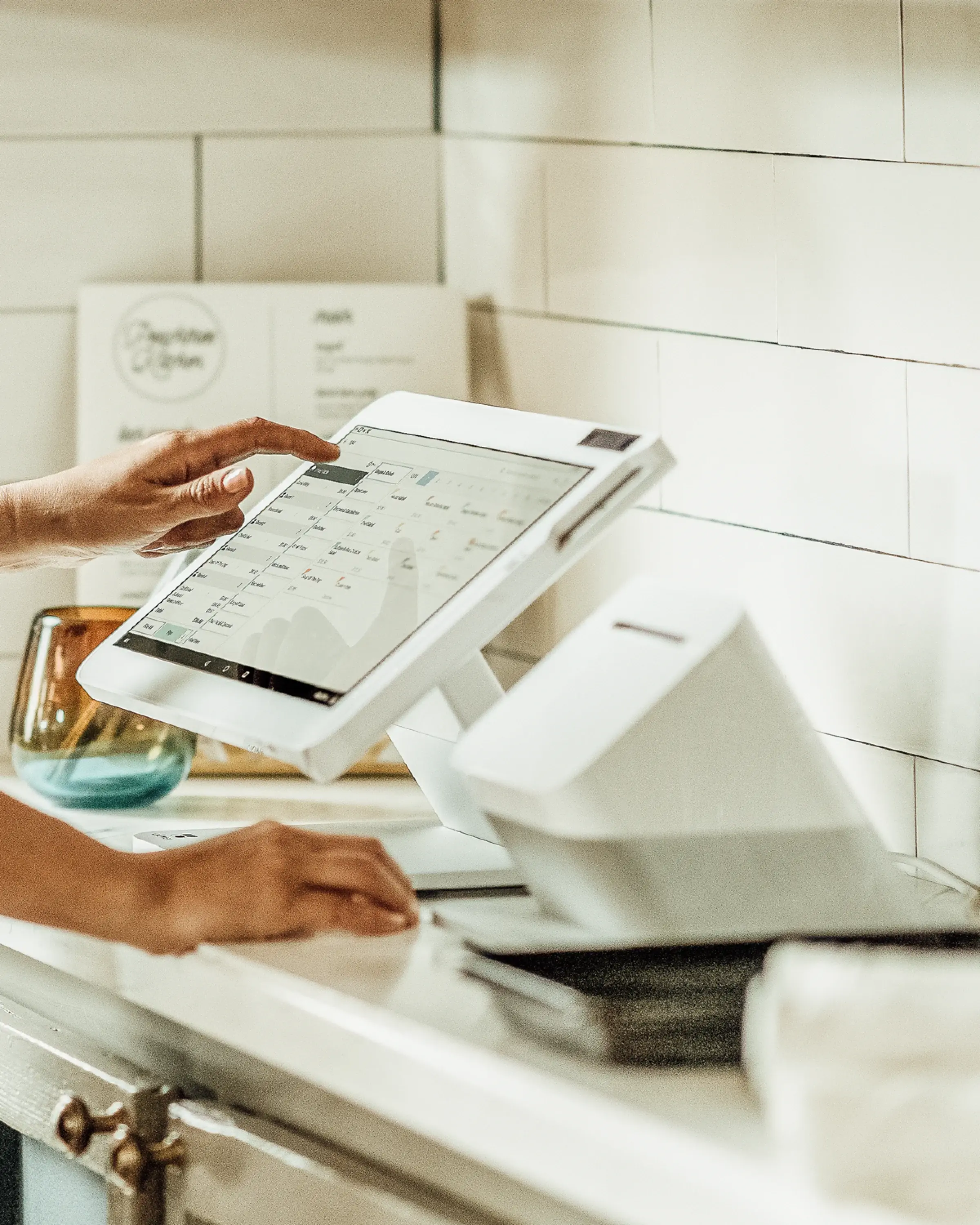 Clover Station Solo in use at a countertop register