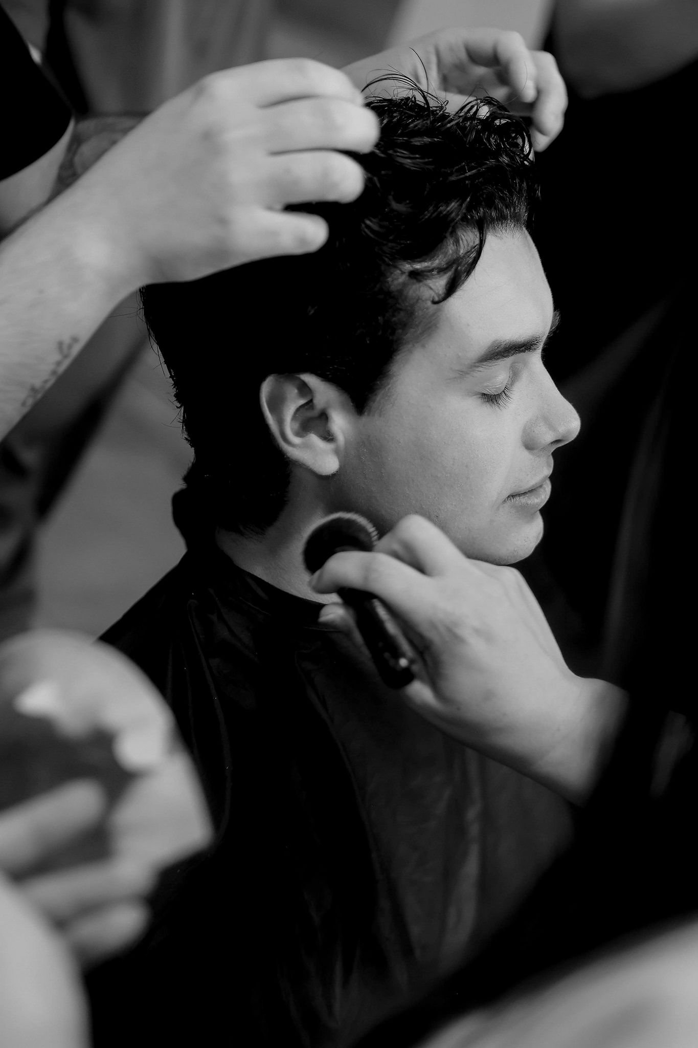 Sesión de maquillaje y backstage oficial de ELLOS Muestra Moda Masculina