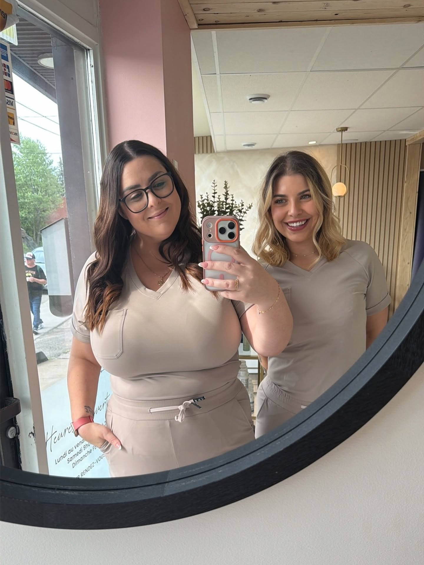 Sylvie et Sarah-Jade - Propriétaires Les Capricieuses Saint-Jérôme