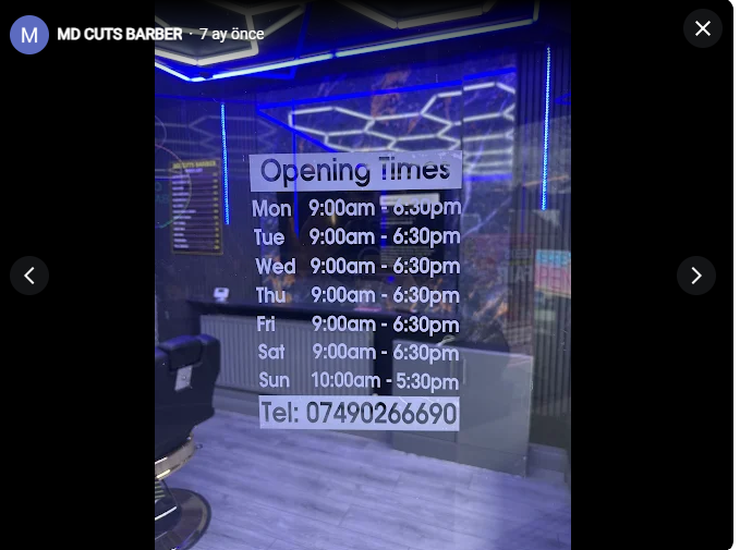 MD CUTS BARBER window opening hours