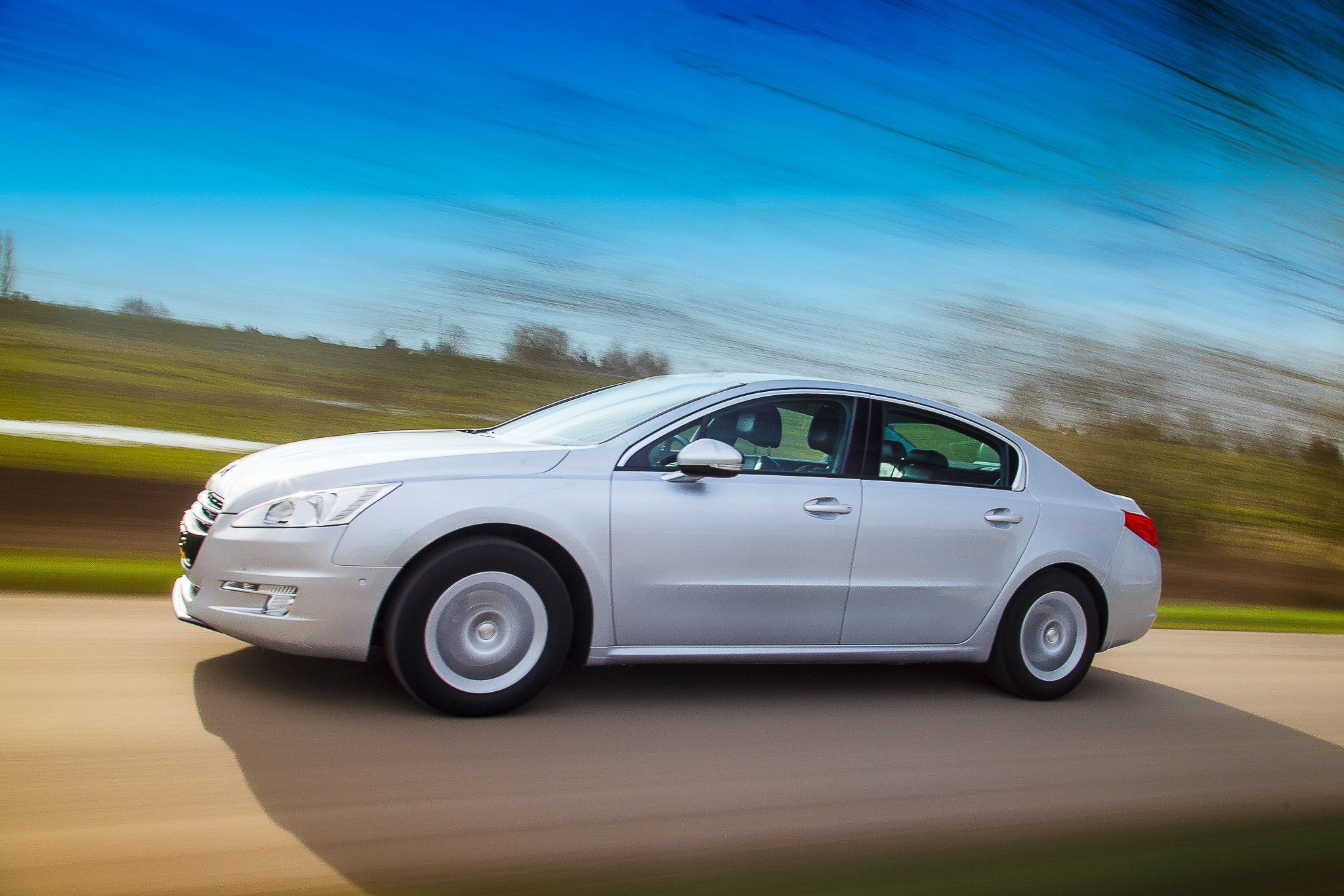 Peugeot 508 — Low Motion Rolling Rig