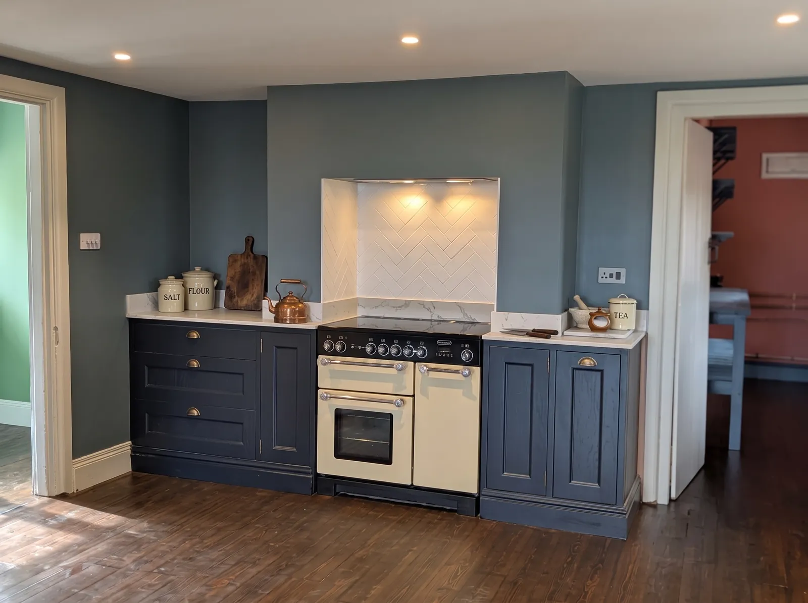 Range cooker in the kitchen at Carters Farm, Norley Wood