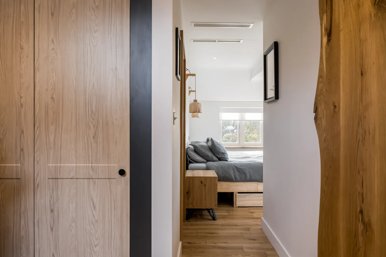 A bespoke staircase by Sutton Building & Design, from joinery work across the New Forest, London and Oxford