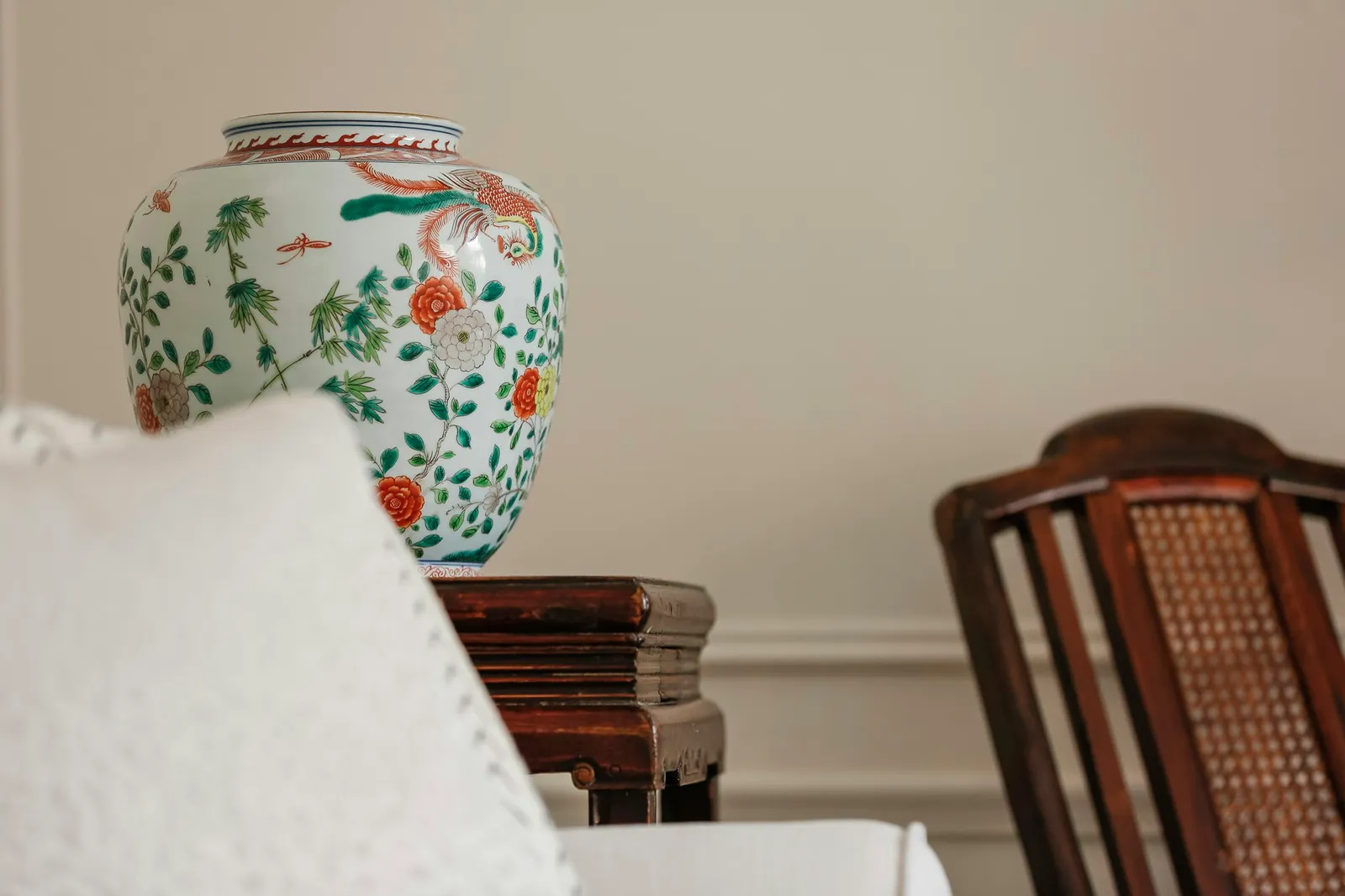 Traditional styling in the Hyde Park apartment refurbishment, London