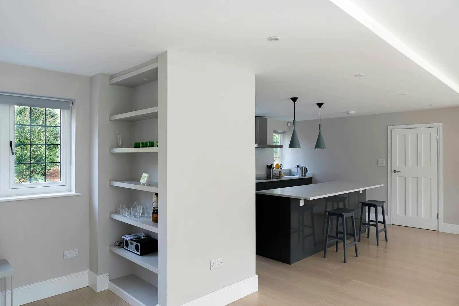 Henley House, a refurbishment and extension in Henley-on-Thames — a refurbished bedroom