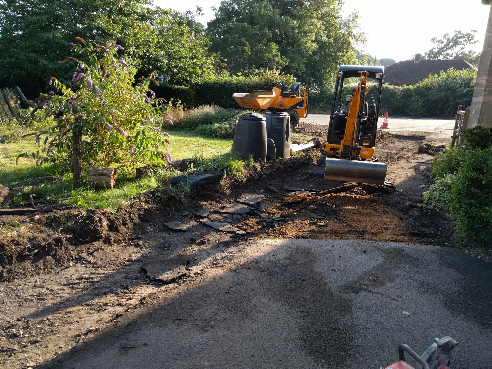 William Gilpin School, New Forest — rope edging tidying the flower beds against the building