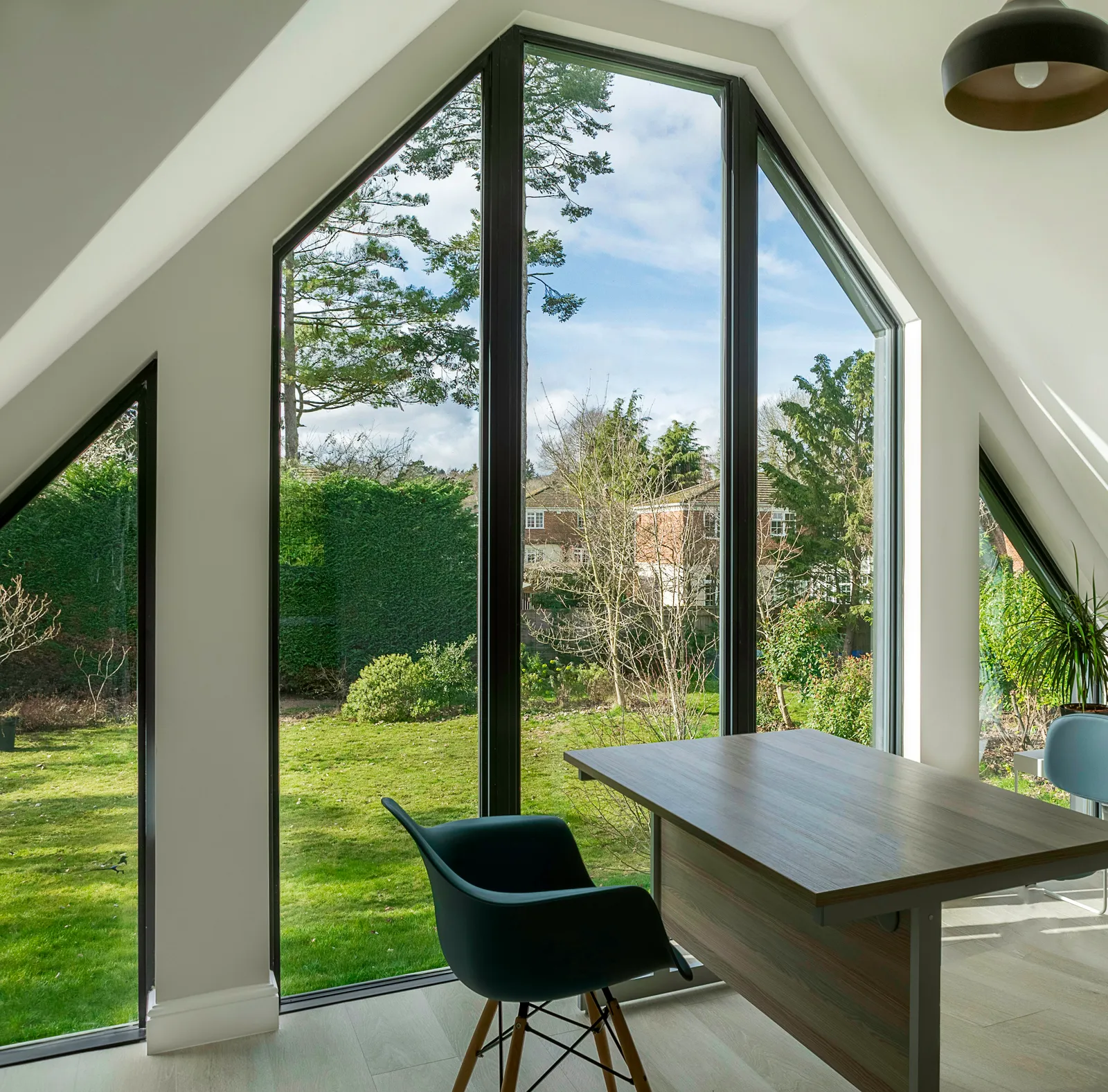 Henley House, a refurbishment and extension in Henley-on-Thames — the kitchen and dining area