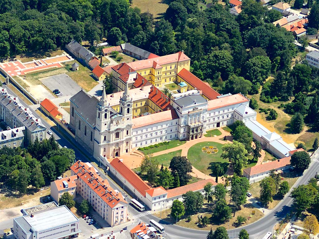 Gyors és tiszta szobafestés Zirc vonzáskörzetében