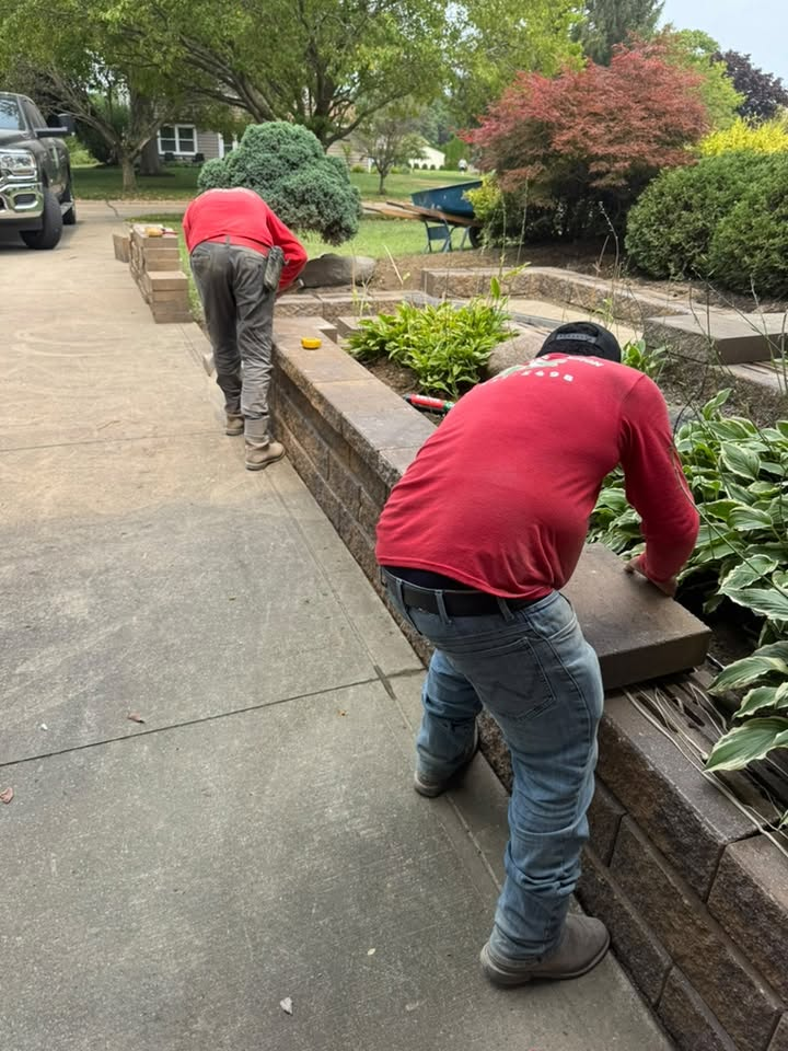 Precision Wall Cap Stone Placement & Leveling