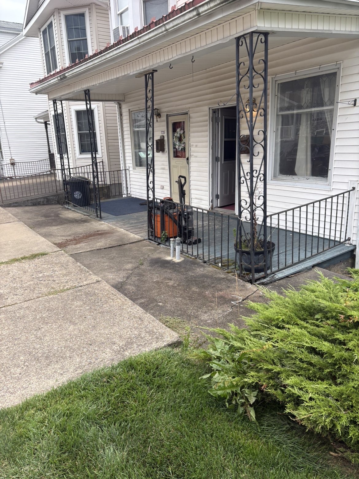 Front Porch & Curbside Bulk Junk Removal after