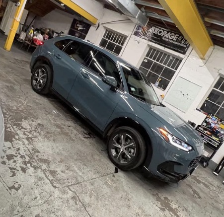 Slate Grey Ford Escape in Tint Bay