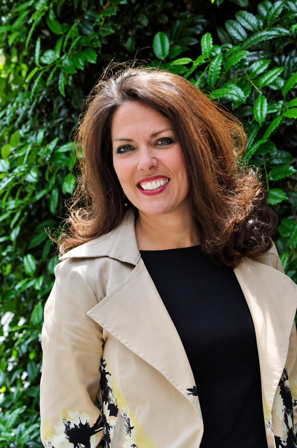 Jacqueline Arnold, award winning author, TV co host, and Christian author coach
