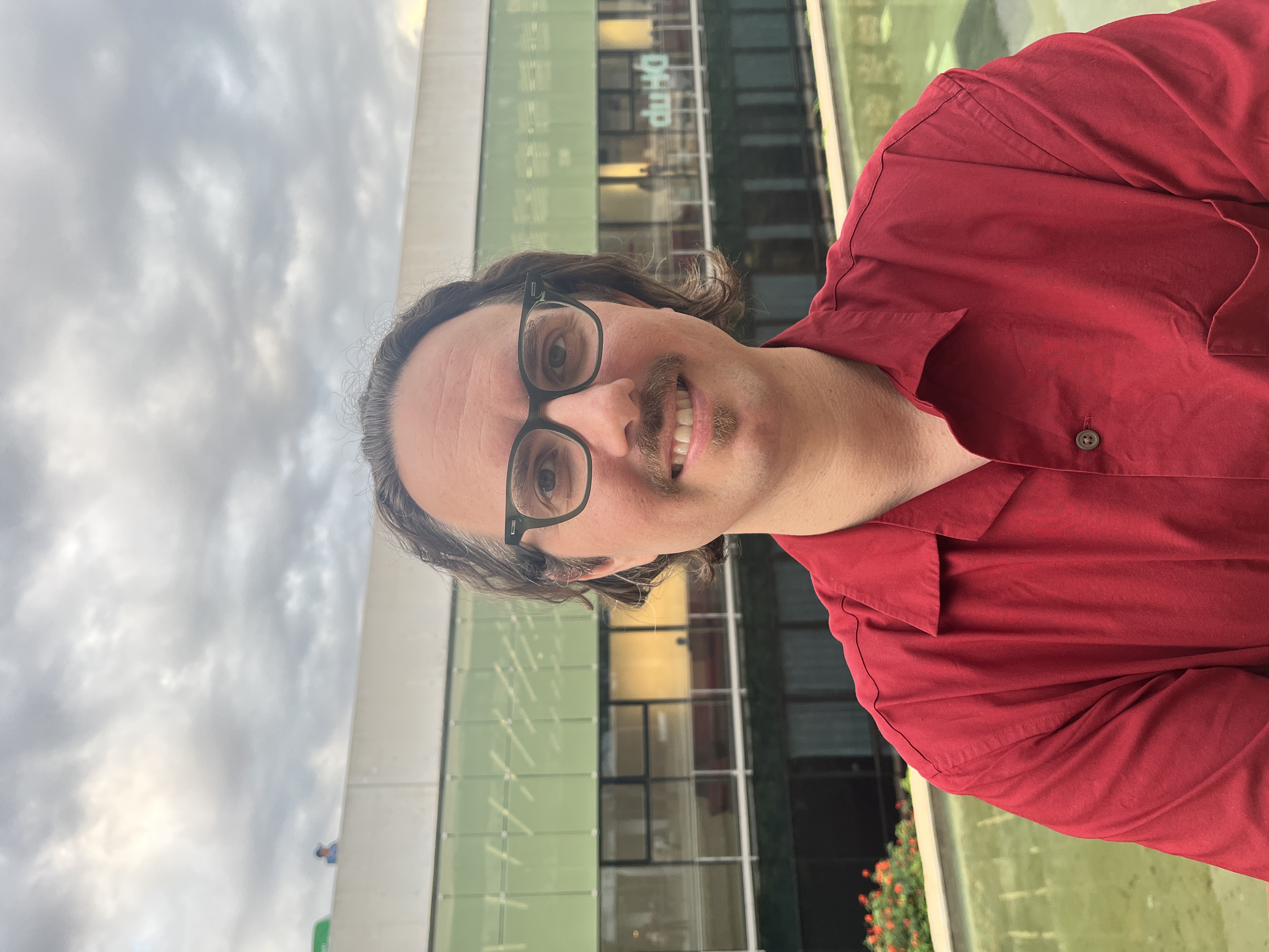 Tomas โ Creator of Xenia Fluent
