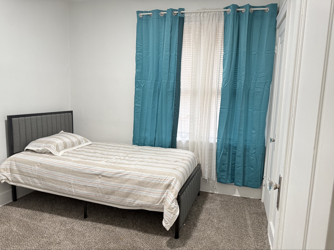 Private Resident Bedroom (Teal Suite)
