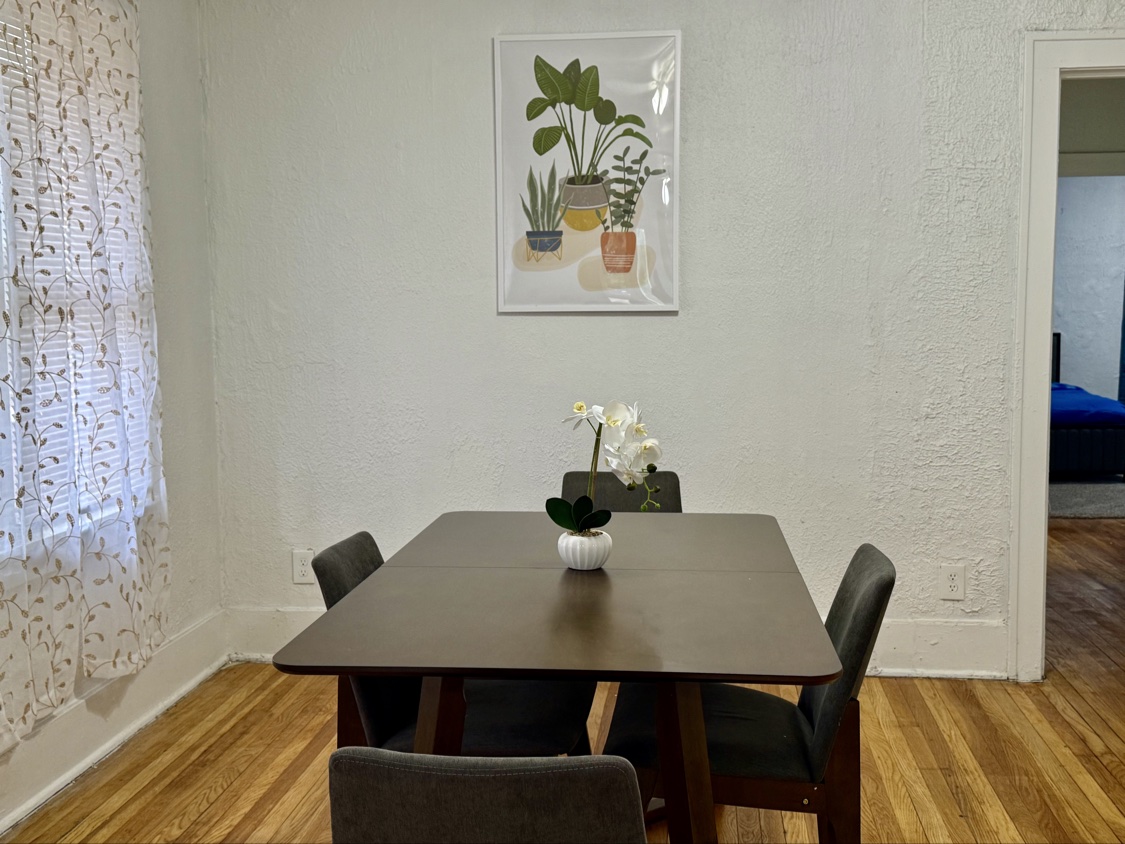 Dining & Common Table
