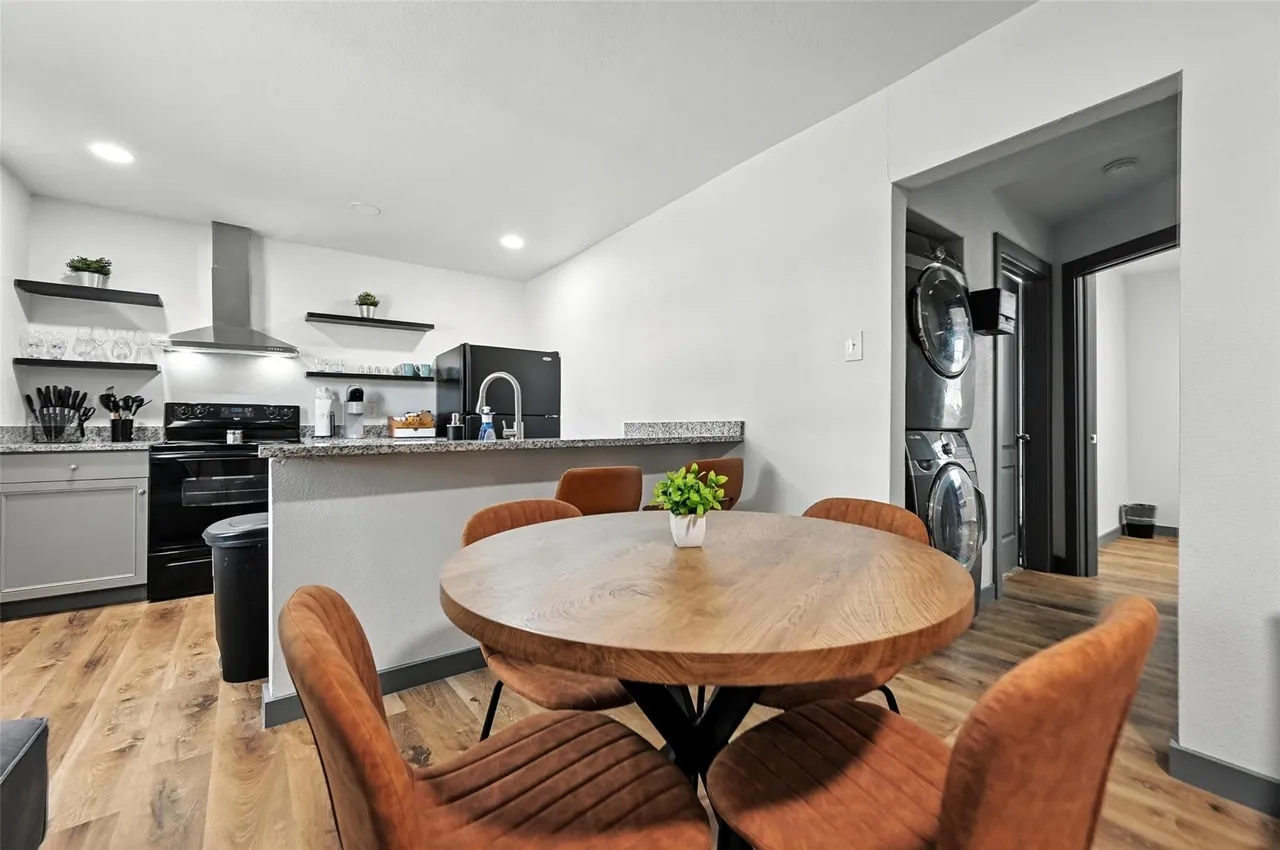 Unit 129E — 2 Bed / 1 Bath