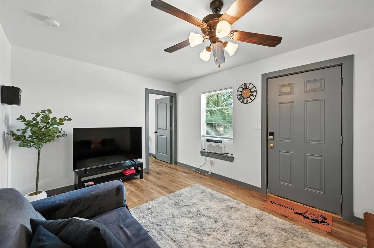 Unit 127E — 2 Bed / 1 Bath