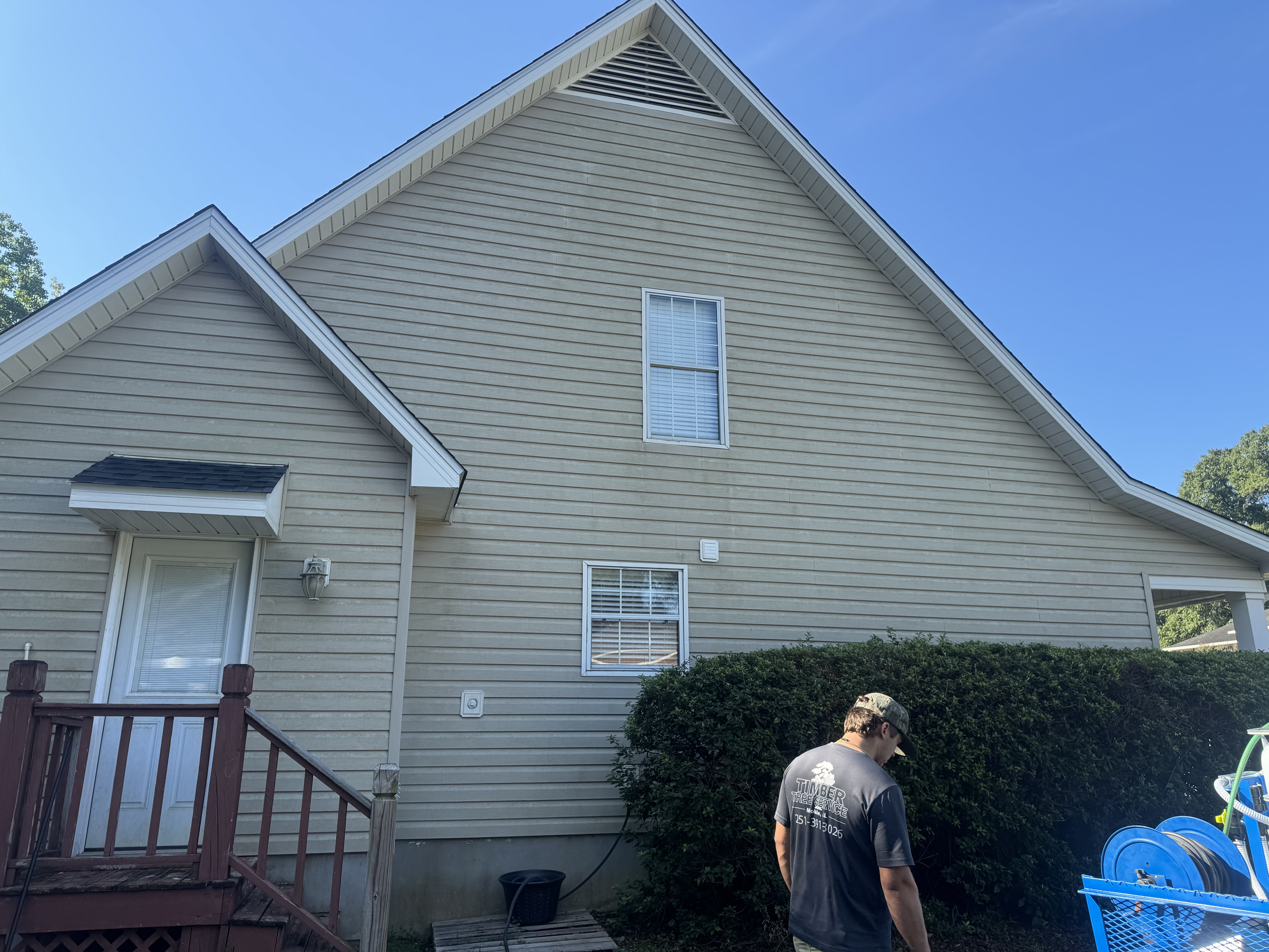 Aquamen Soft Washing House Siding Before