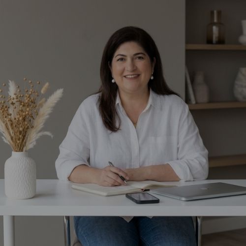 Gris Avery, Especialista en Seguros