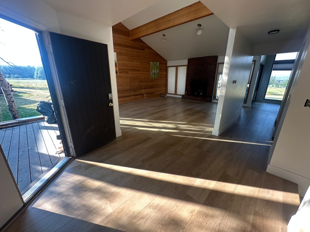 Renovación de escalera de madera con barandal