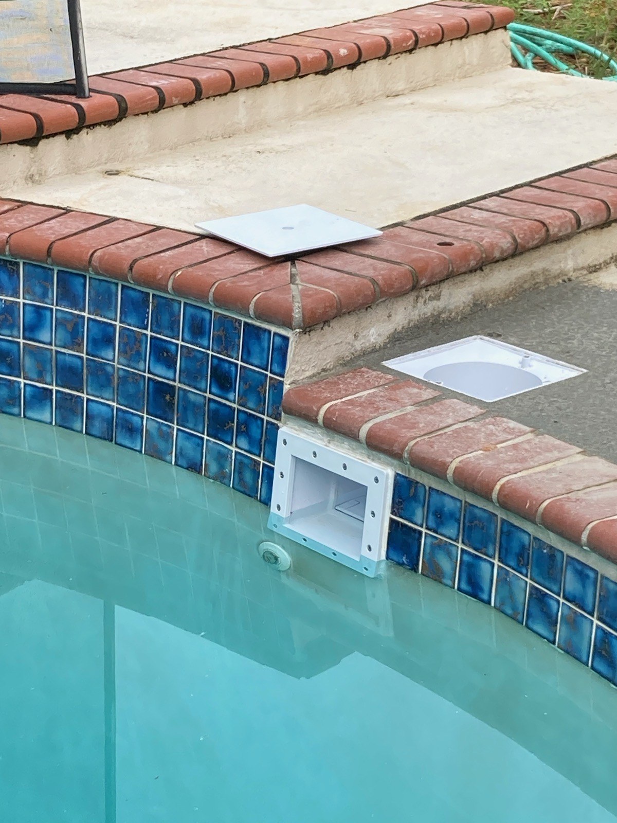 Pool tile cleaning and waterline scale removal in Tallahassee