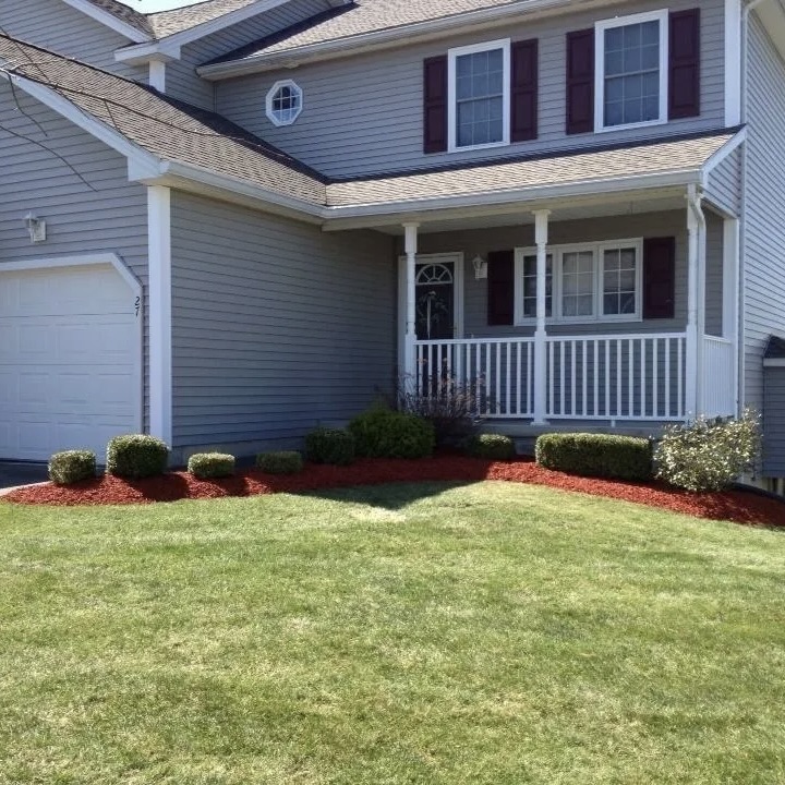 Residential Shrub Bed Edging & Red Bark Mulch