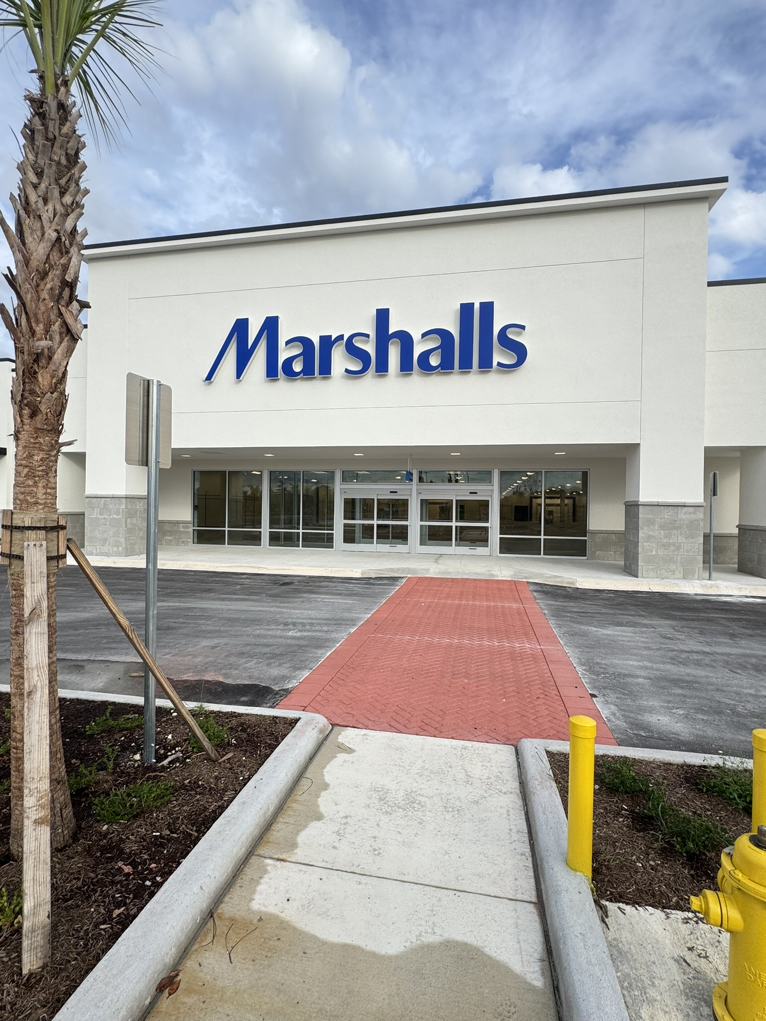 Marshalls — Primary Exterior Storefront & Building Signage