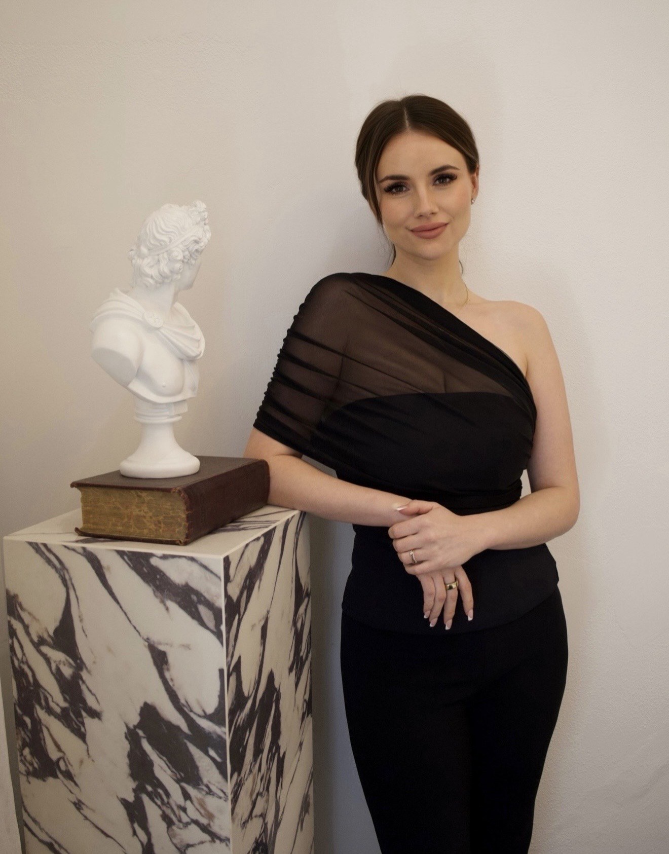 Skin Without the Noise: Olivia Feldtmann on Modern Confidence — Olivia Feldtmann