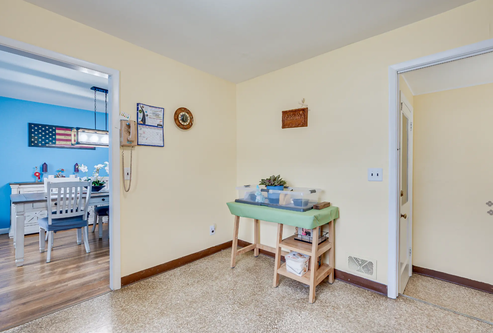 Breakfast Area & Dining Transition