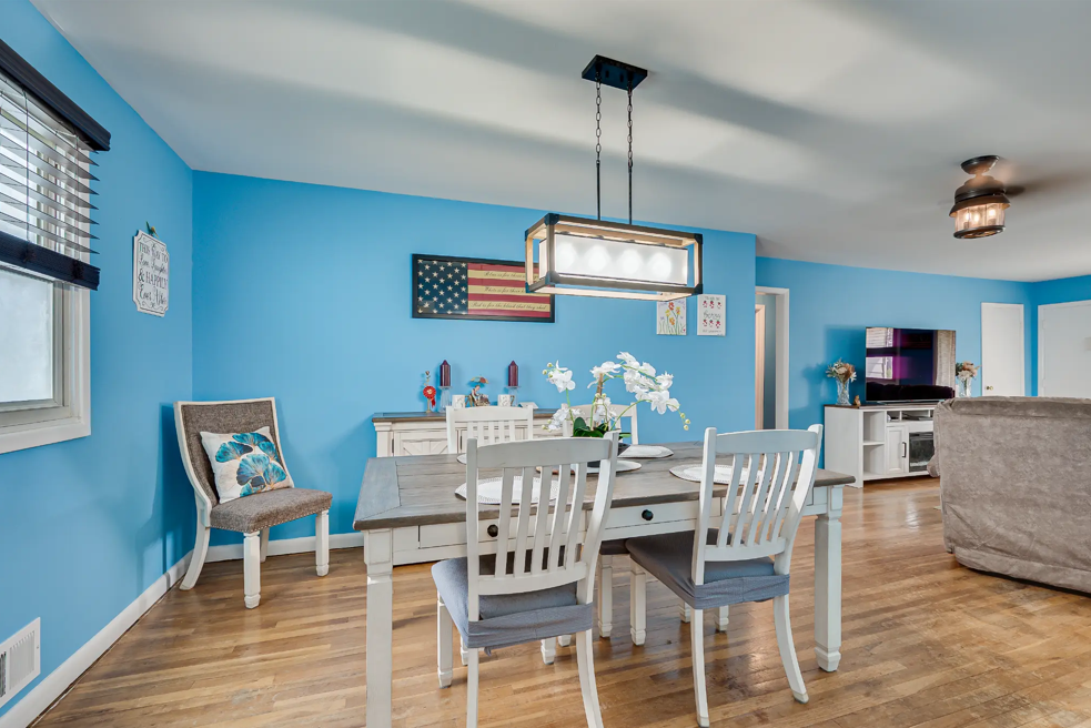 Open Dining to Living View