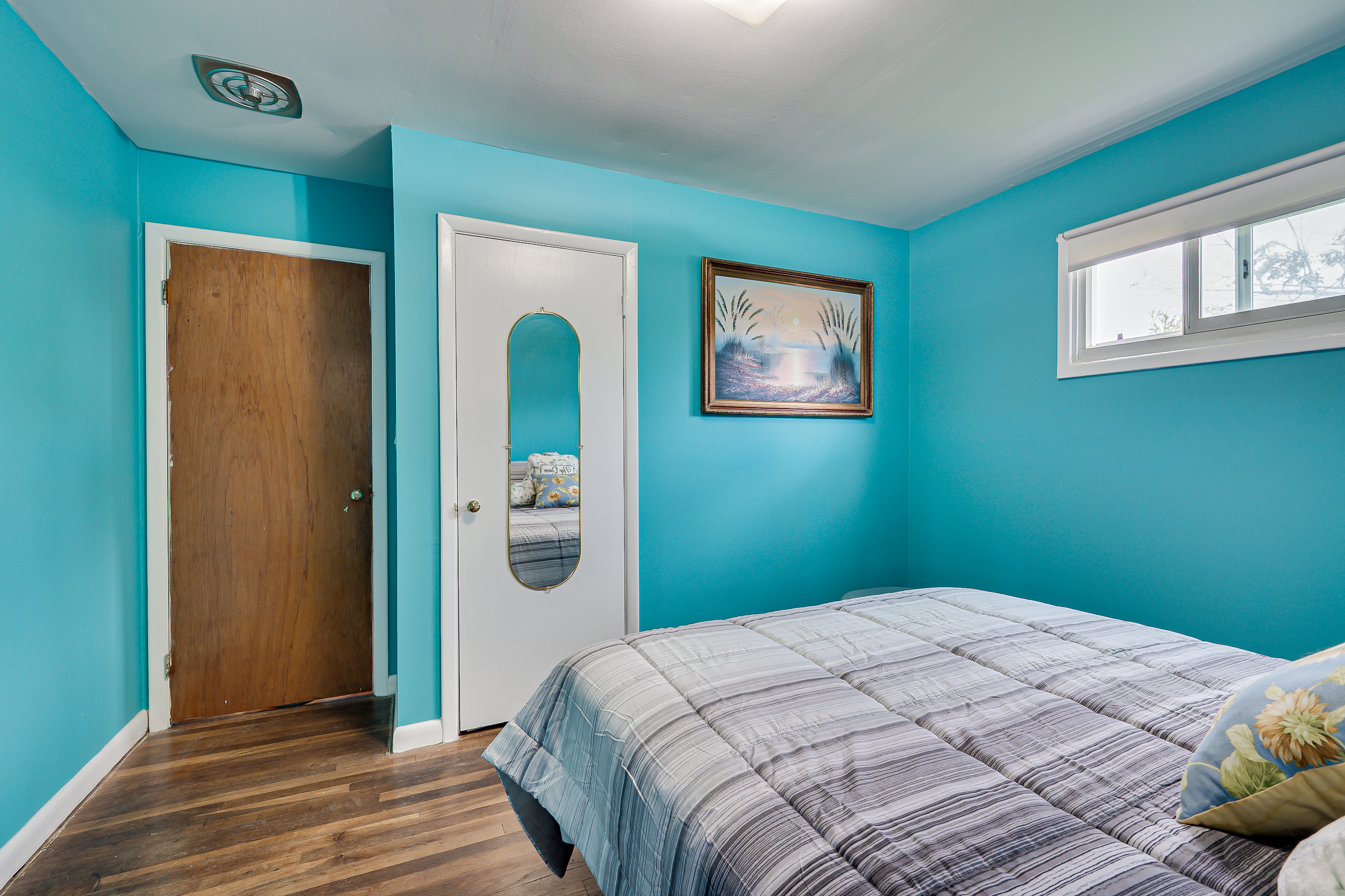 Bedroom Closet & Layout