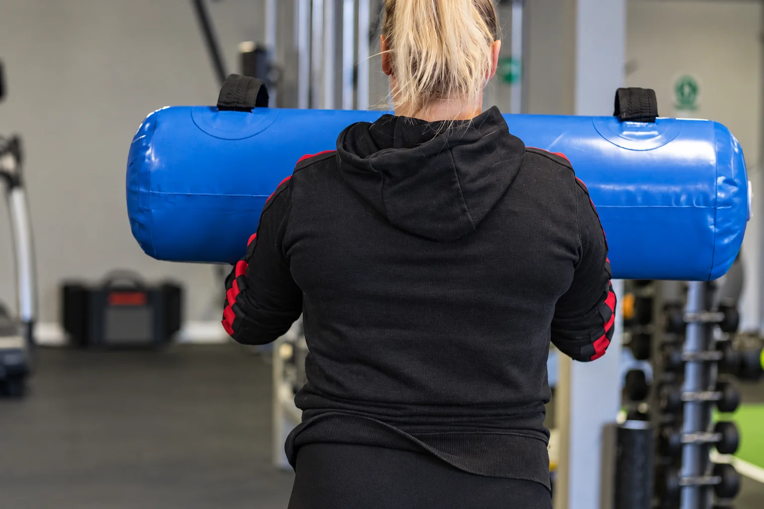 Fysiotherapeut behandelt patiënt voor Fit4Surgery bij Flexercise Treatments in Breda