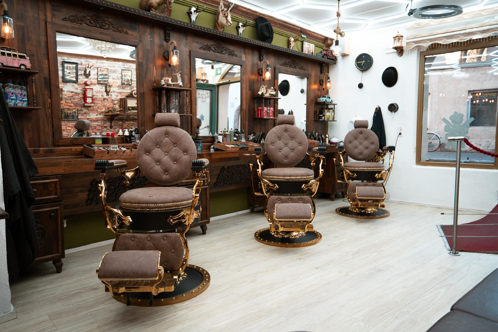Blick durch den Salon Richtung Leopoldstraße